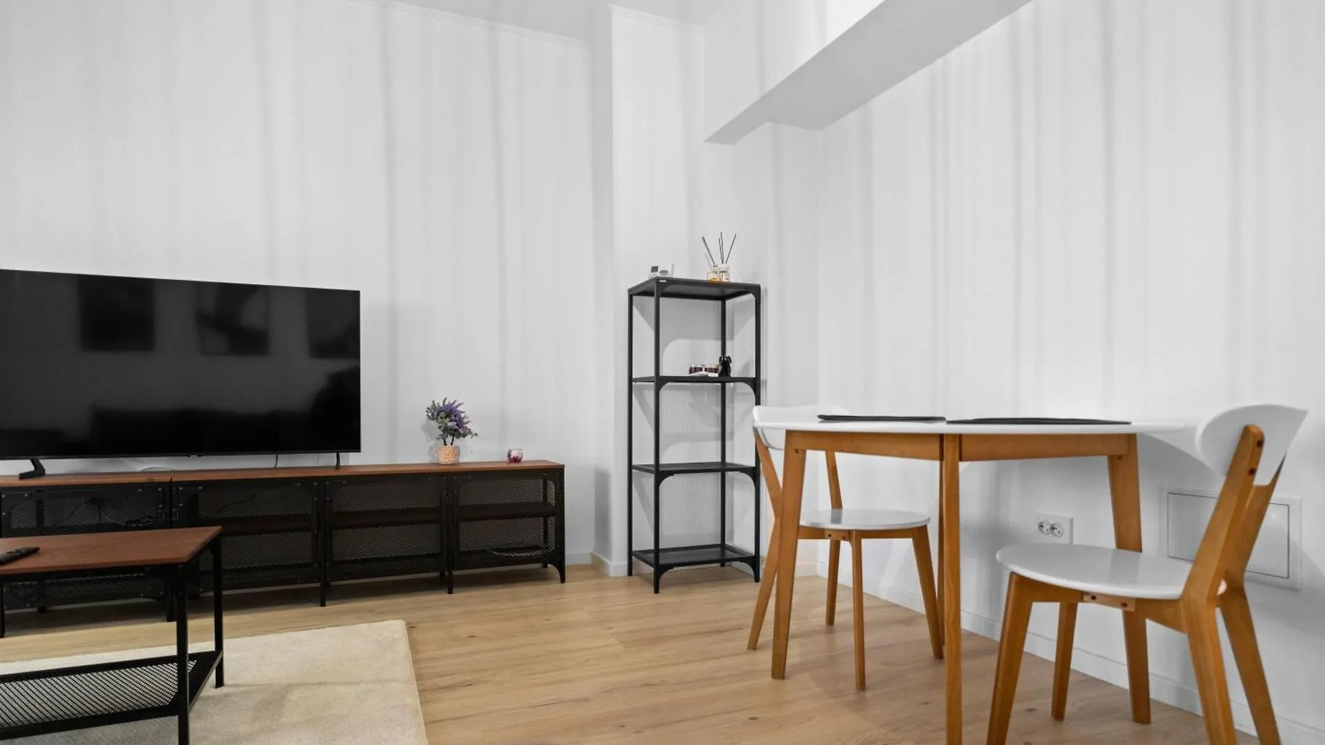 High-End Apartment With Panoramic View, Parking & Pool Bucharest Romania