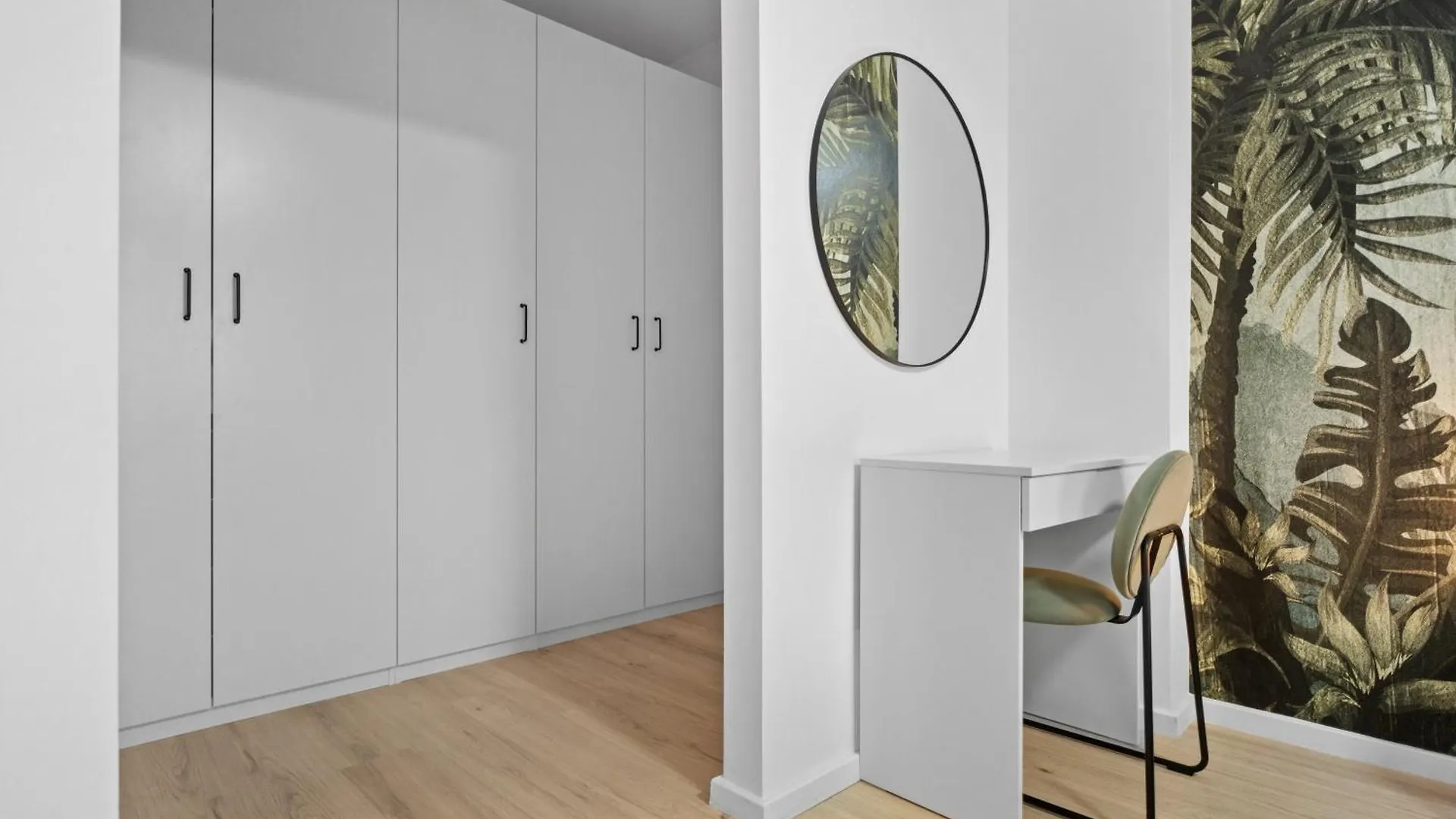 High-End Apartment With Panoramic View, Parking & Pool ブカレスト