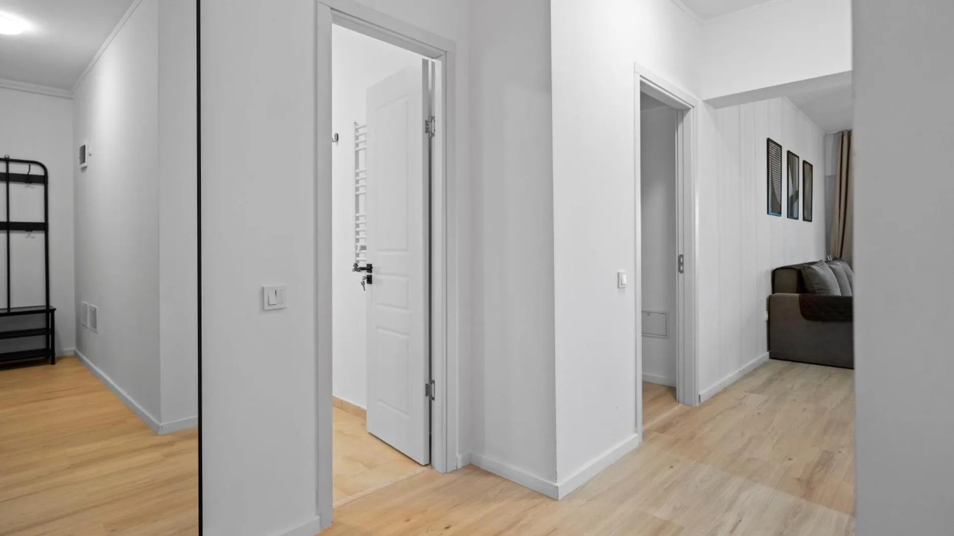 High-End Apartment With Panoramic View, Parking & Pool Bucharest