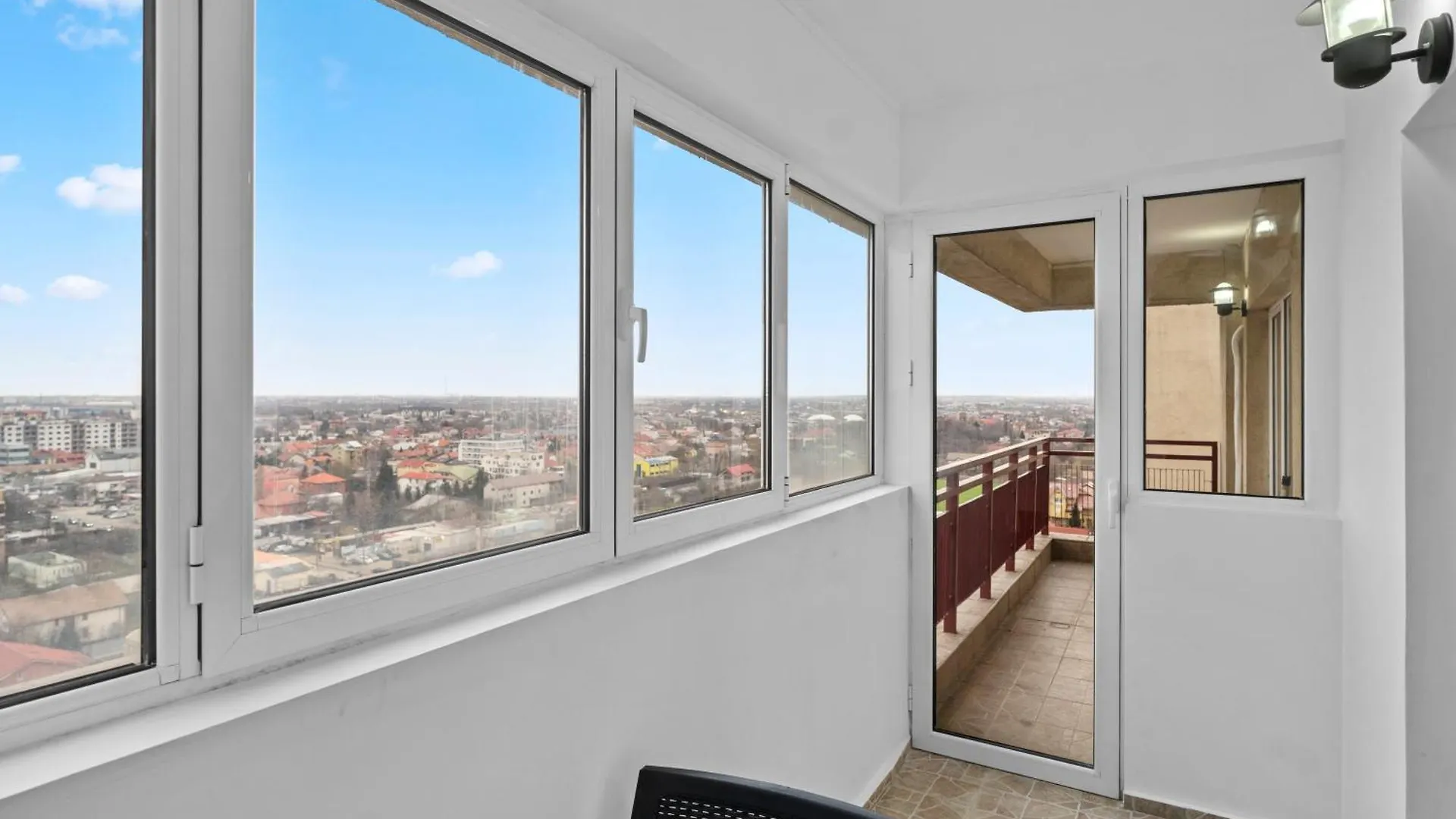 High-End Apartment With Panoramic View, Parking & Pool Bucharest
