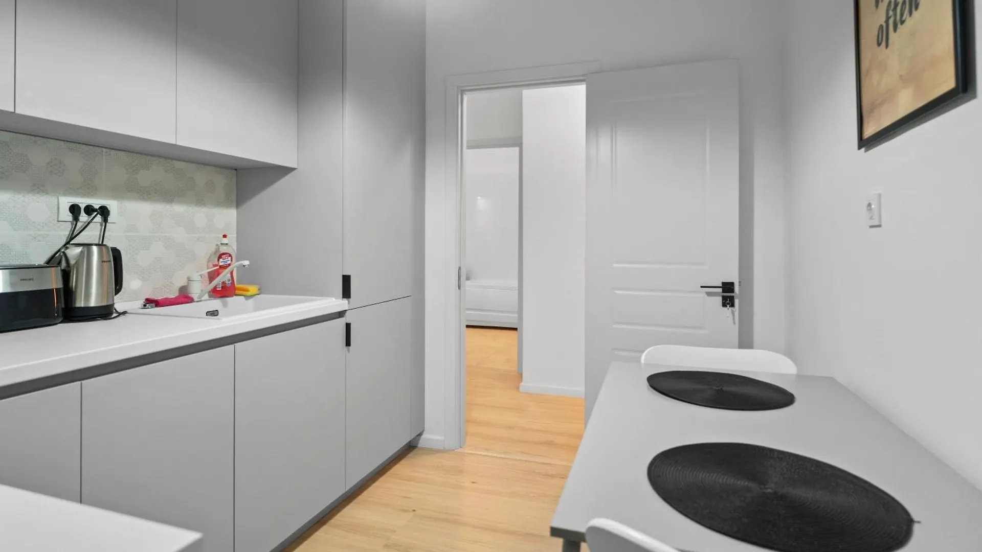 High-End Apartment With Panoramic View, Parking & Pool ブカレスト