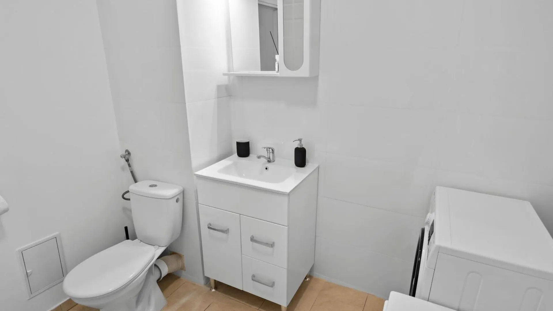 High-End Apartment With Panoramic View, Parking & Pool Bucharest