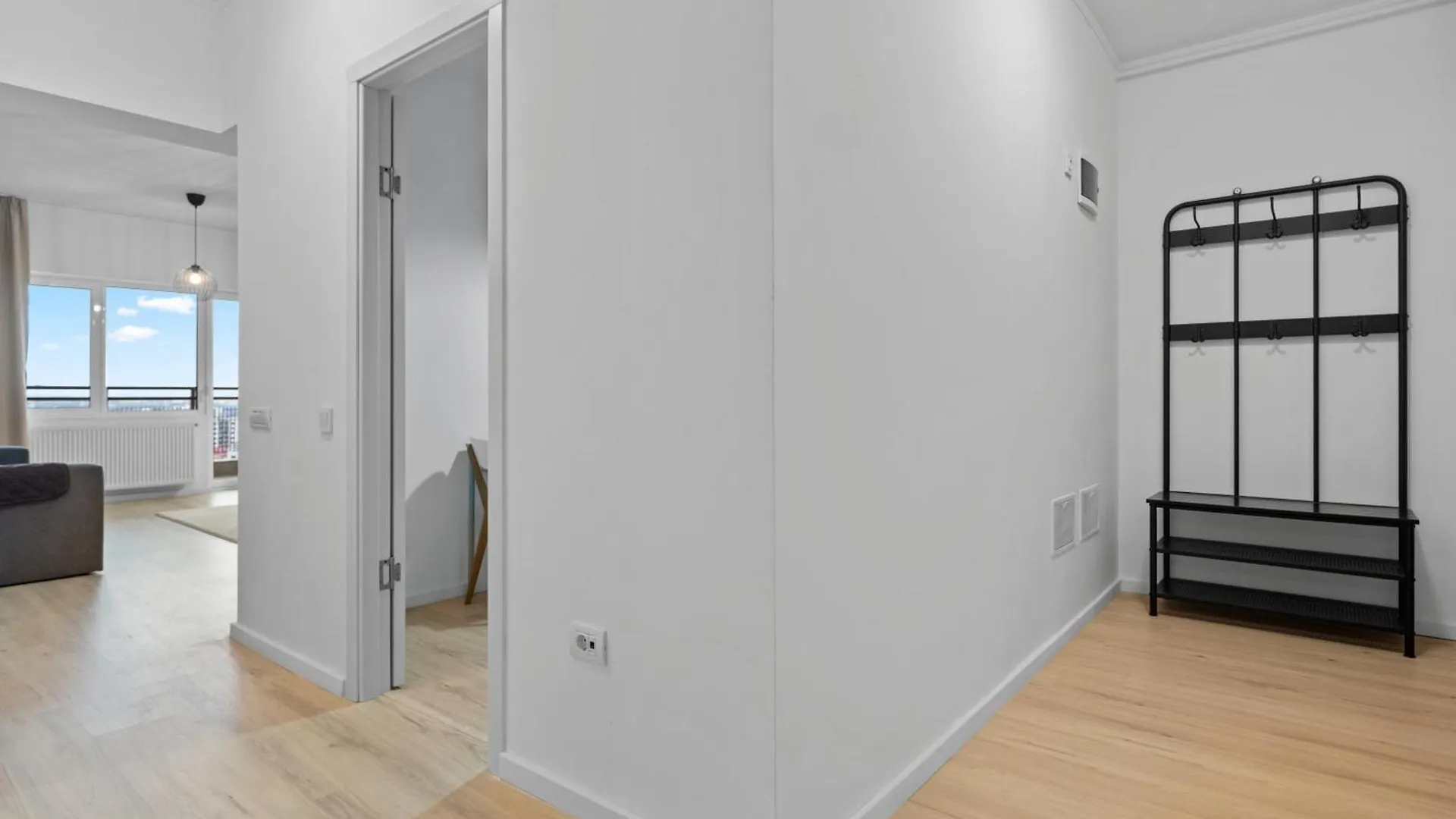 High-End Apartment With Panoramic View, Parking & Pool Bucharest Romania